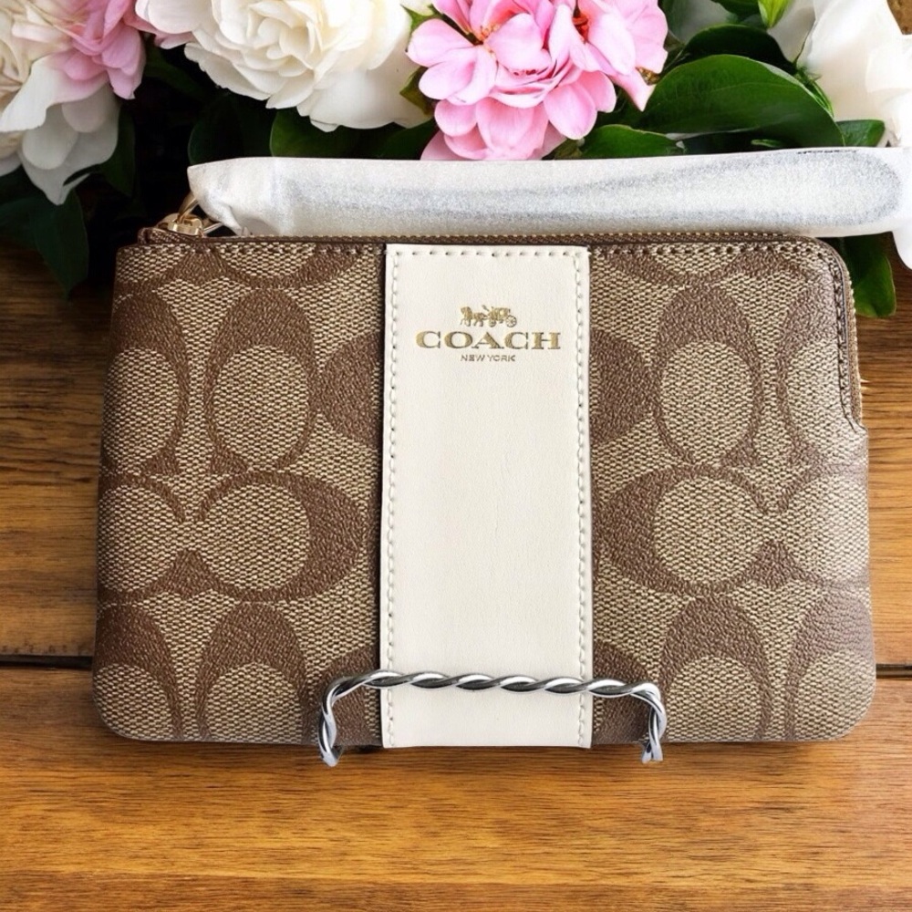 🆕 Coach Corner Zip Wristlet - Picture 2 of 7